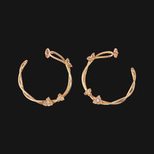 Load image into Gallery viewer, 14k Intertwined Earrings